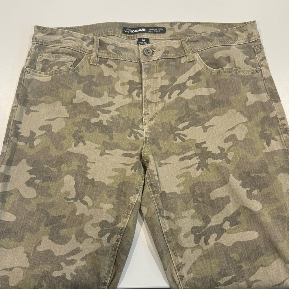2/$20 Jordache Camouflage skinny women’s Jeans